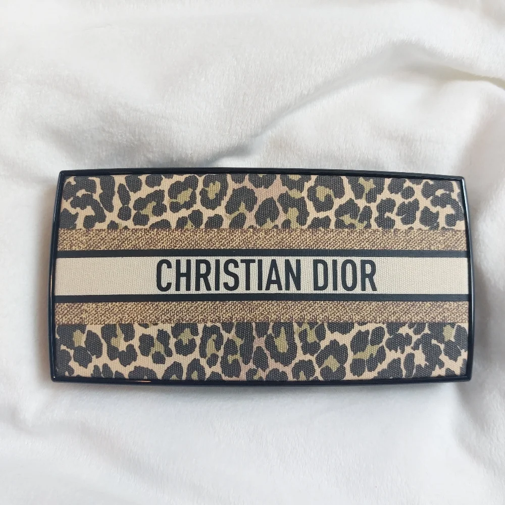 Limited edition brand new Mizah $130 Dior pallet